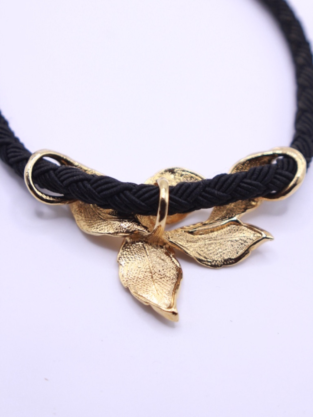 Vintage Avon Gold Tone Whispering Leaves Choker black weaved Necklace 19” - Picture 5 of 5